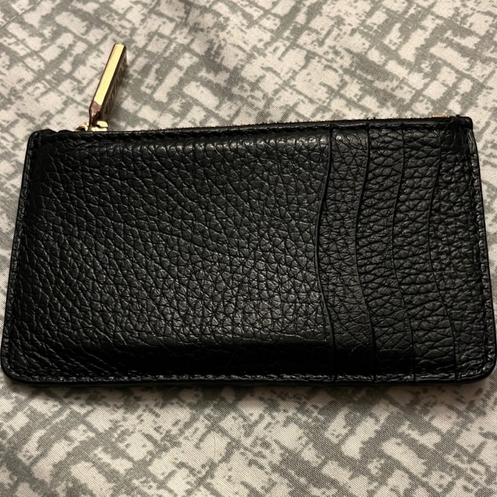 Cuyana Black Pebbled Leather Card Carrier With Zipper